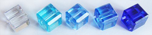 Бусины стеклянные кубики 6 мм. Цвет – голубой микс