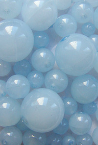Бусины стеклянные круглые 50 г. Цвет - голубой. Чехия