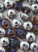 Бусины стеклянные (Чешское стекло) рондели граненые. Цвет - лиловый с серебром